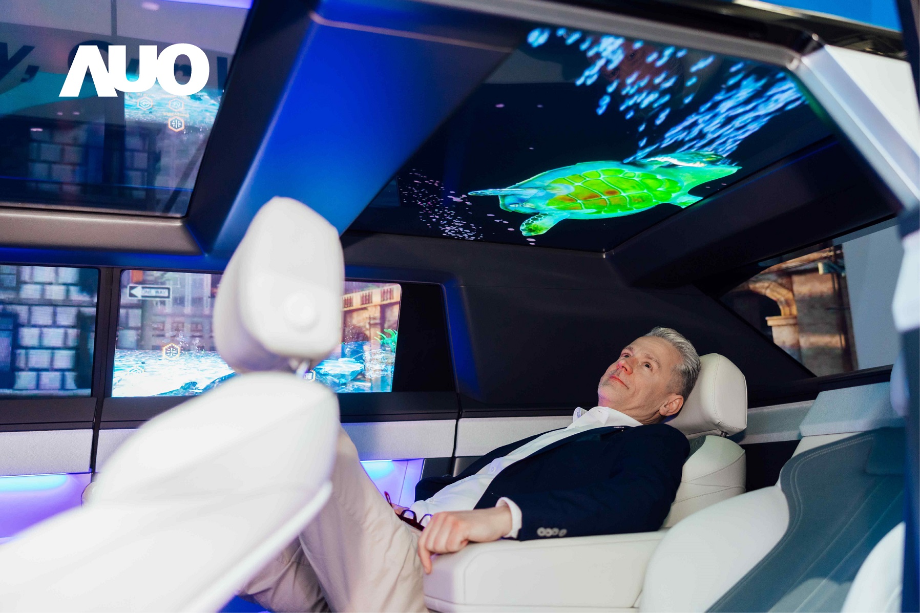 leyu官网Smart Cockpit 2025集Micro LED透明、大型化、可挠优势之大成，携手BHTC打造未来视界的车用Display HMI解决方案